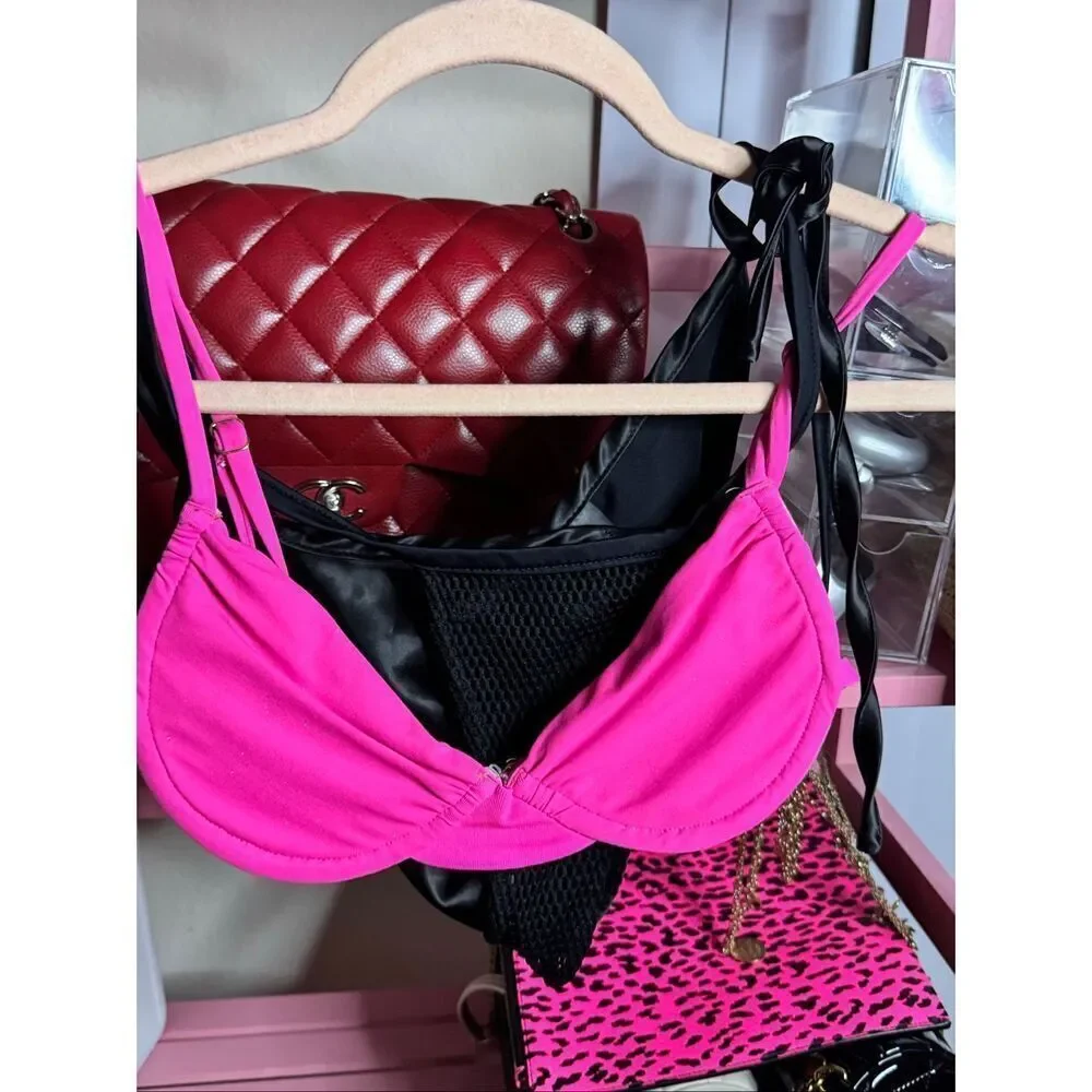 Frankie’s bikinis top
